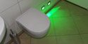 Kunden-Referenz Farbspiel im Gäste-WC - innovative Leuchtmittel in Bad und WC